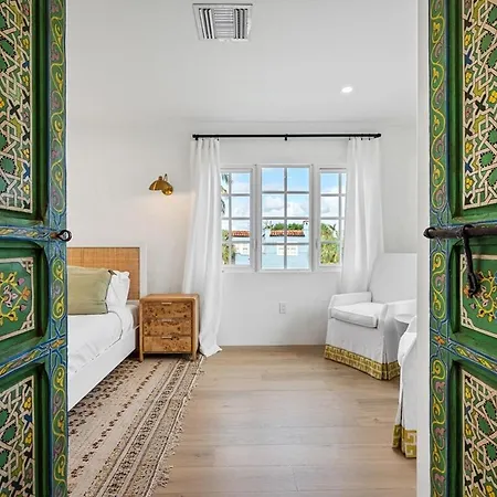 Moroccan Opulence 5 Minutes To Downtown & Beach